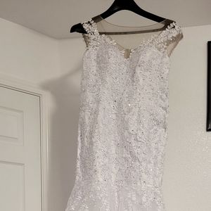 Beautiful wedding dress Medium(M) white Ivory